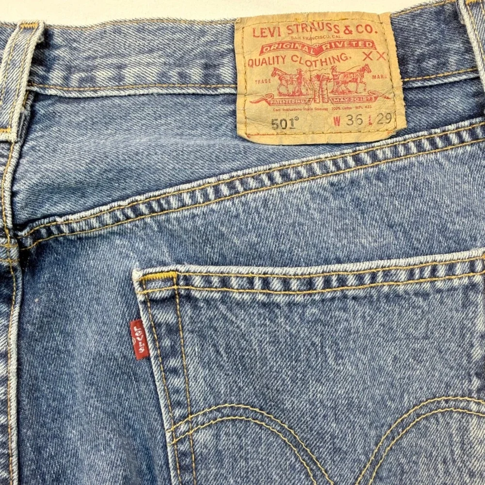 Levi's 501 Original Fit Jeans Men's 36x29 Button Fly Light Wash Denim Y2K 2003